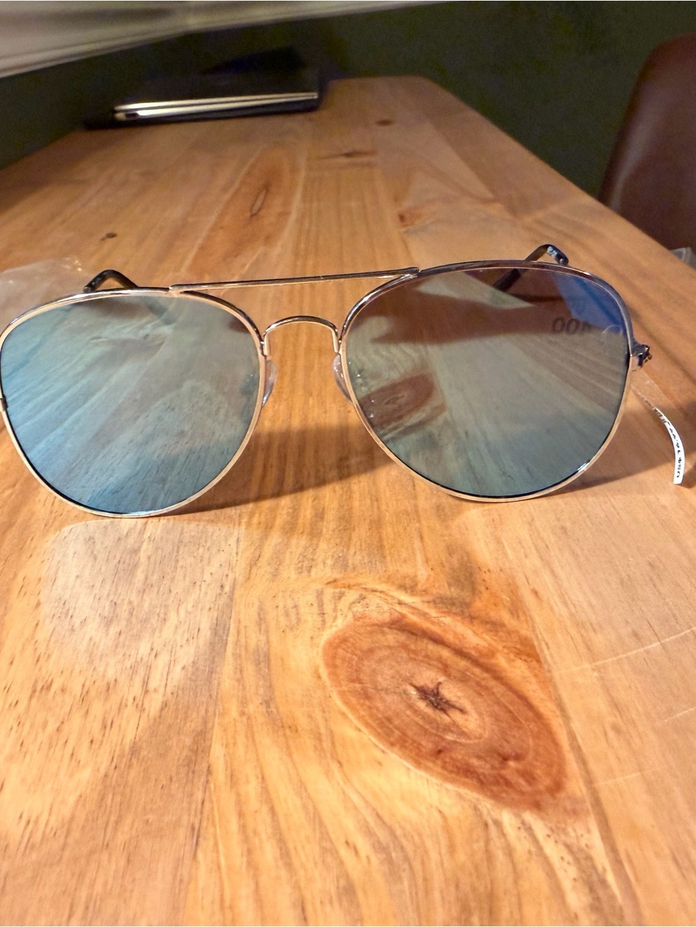 Aviator Metal Frame Sunglasses with Blue Mirrored Lenses
